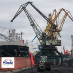 Перевалка угля в порту Азов.